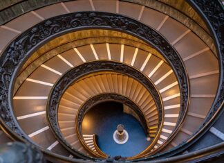 W jakich butach chodzi papież?