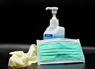 Czy ochraniacz na zęby powinien spadać?